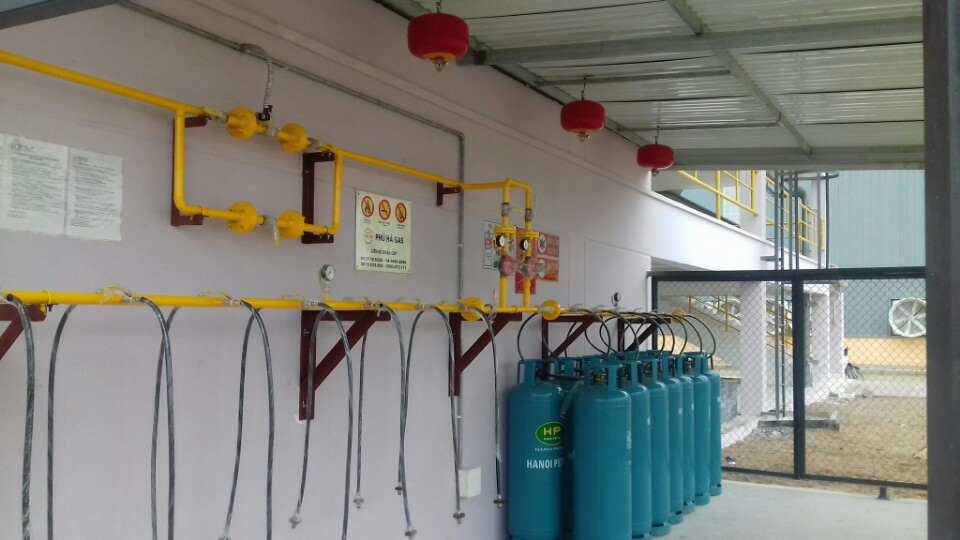 Một số hình ảnh hệ thống gas bình 45kg được lắp đặt tại nhà máy khách hàng tháng 01 và 02 năm 2017